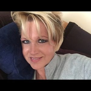 Meet your Posher, Deborah